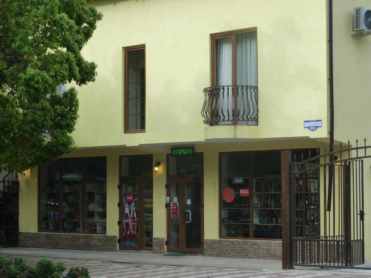 Guest House Letto Gagry Zewnętrze zdjęcie