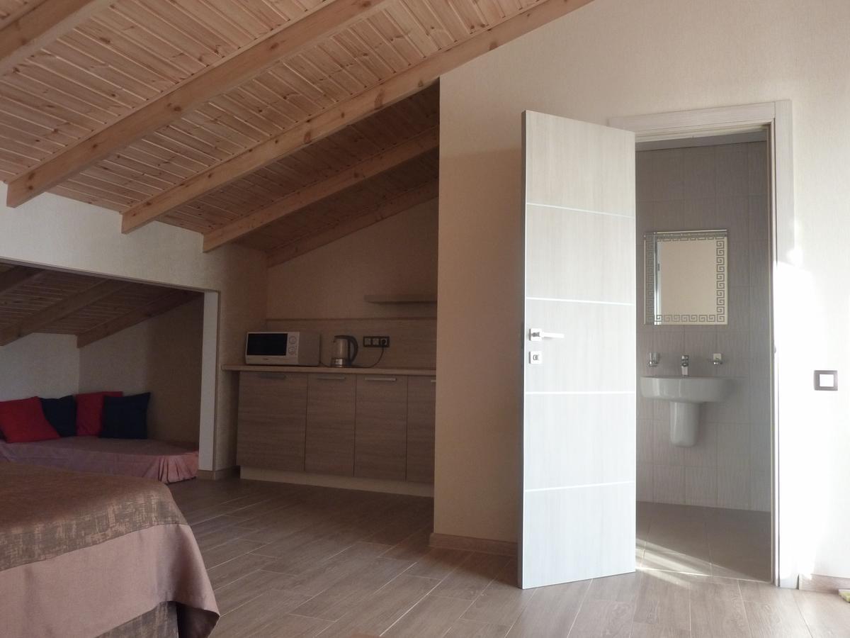 Guest House Letto Gagry Zewnętrze zdjęcie
